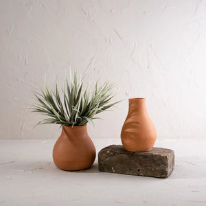 Manet Terracotta Vase- 2 styles