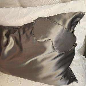 Beautifying Organic Silk Pillowcase in Gun Metal