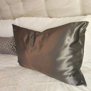 Beautifying Organic Silk Pillowcase in Gun Metal